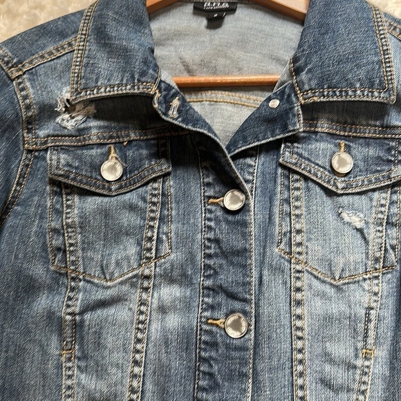 a.n.a Midweight Denim lightly distressed jean Jacket - Picture 7 of 7